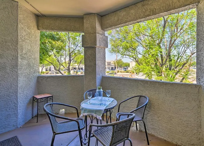 Balcony + Pools! Snowbird Retreat In Ferienhaus Scottsdale