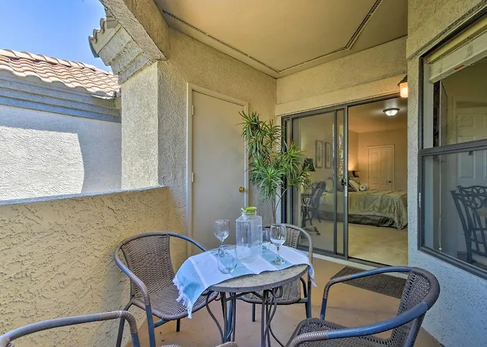 Balcony + Pools! Snowbird Retreat In Scottsdale